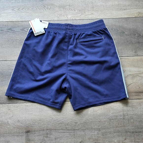 NWT - Sports Illustrated Drawstring sweat shorts with mesh pockets. Size M - Picture 6 of 11